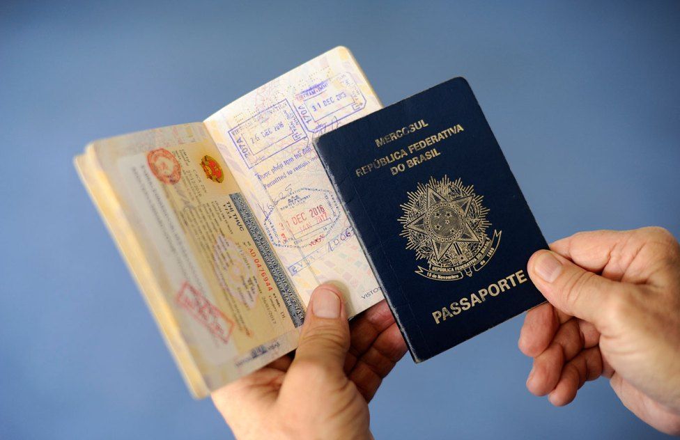 Antes de viajar à Europa verifique se o seu passaporte está com prazo de validade de pelo menos seis meses.