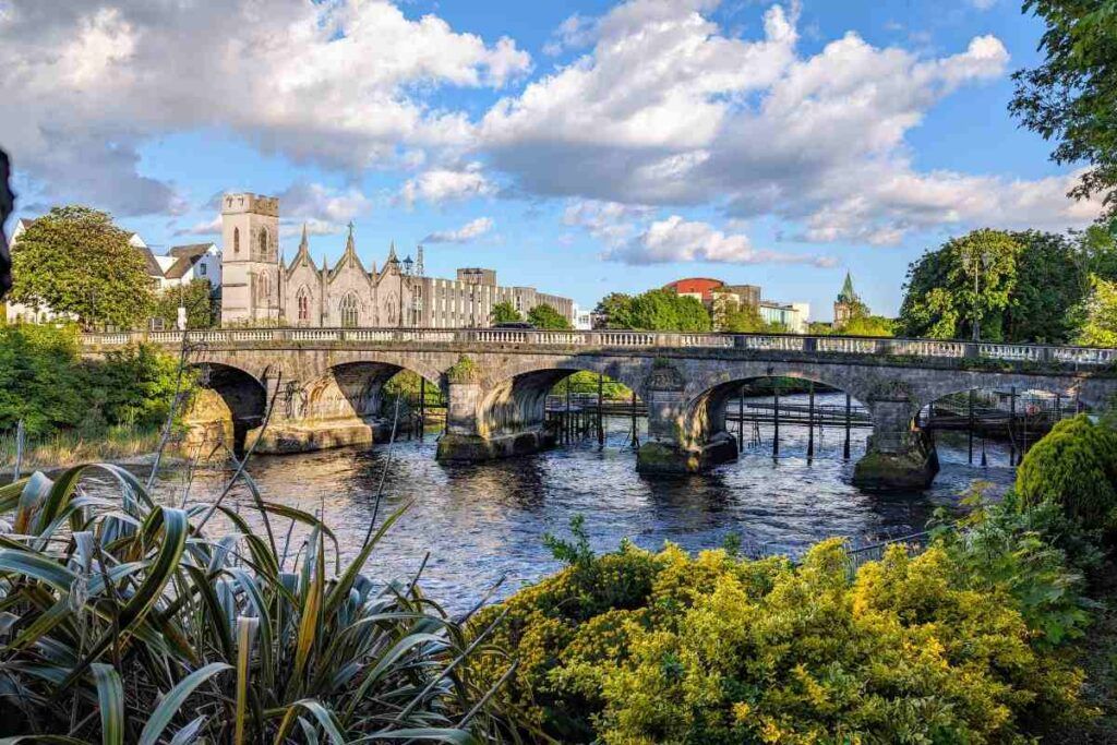 Cidade de Galway na Irlanda.