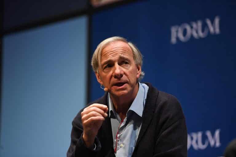 Ray Dalio está direcionando seus investimentos para ativos mais seguros