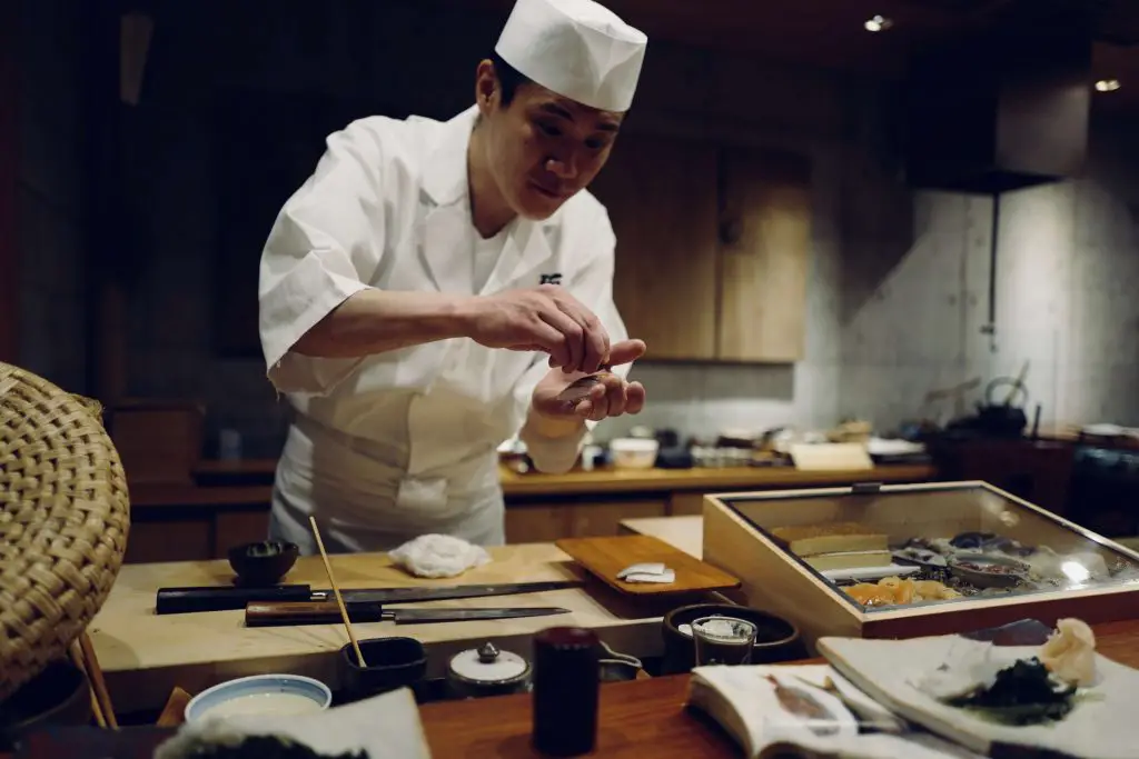 Para trabalhar no Japão, é preciso ser apadrinhado por uma empresa local