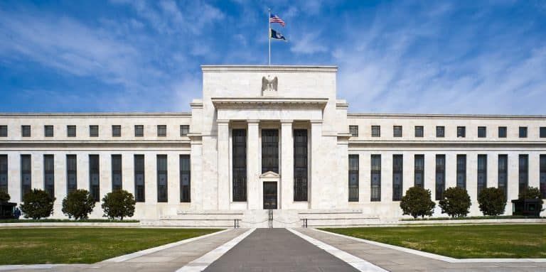 Câmbio em compasso de espera pelas decisões sobre juros no Bacen e no Federal Reserve