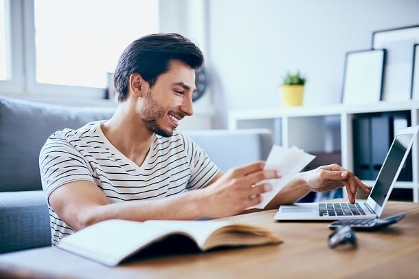 O prazo para envio da Declaração de IR de pessoa física permanece o mesmo: 30 de abril.