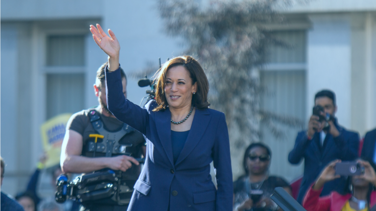 Minuto Econômico: Kamala Harris, vice de Biden, vence debate nos EUA