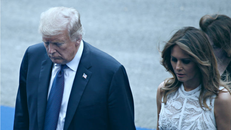 Minuto Econômico: Donald Trump e sua esposa, Melania Knauss-Trump, estão com coronavírus