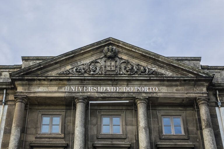 Fachada da Universidade de Porto