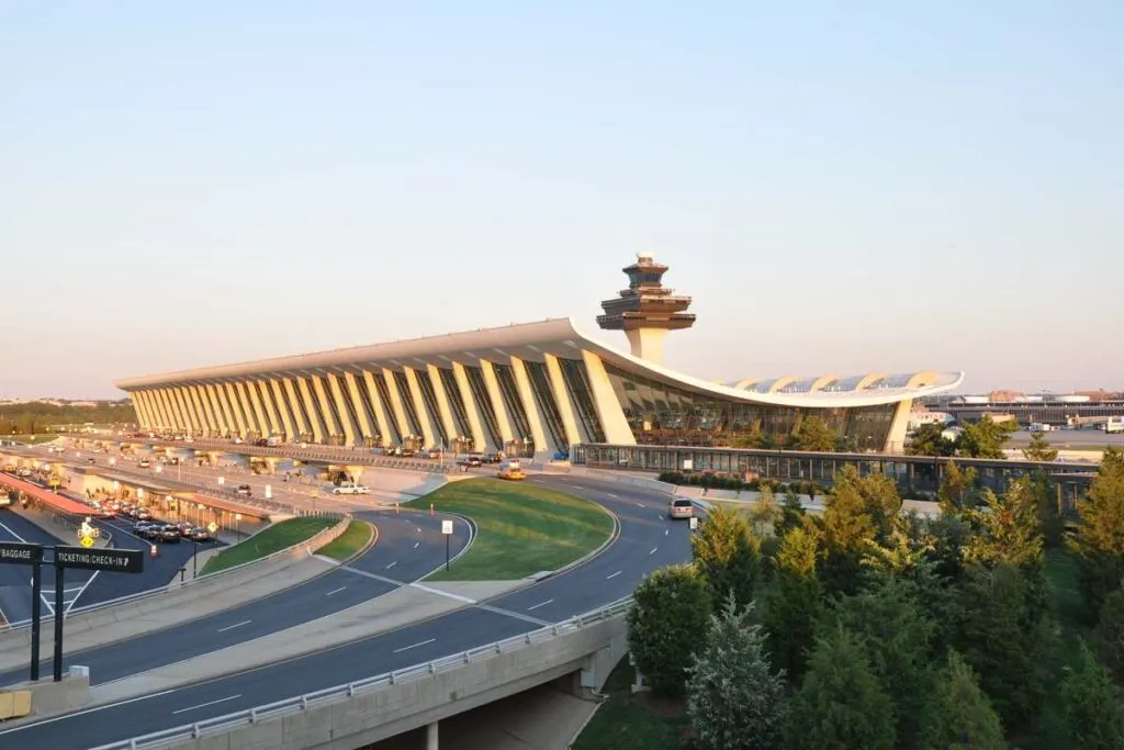 Entrada do Aeroporto Internacional Washington Dulles, EUA