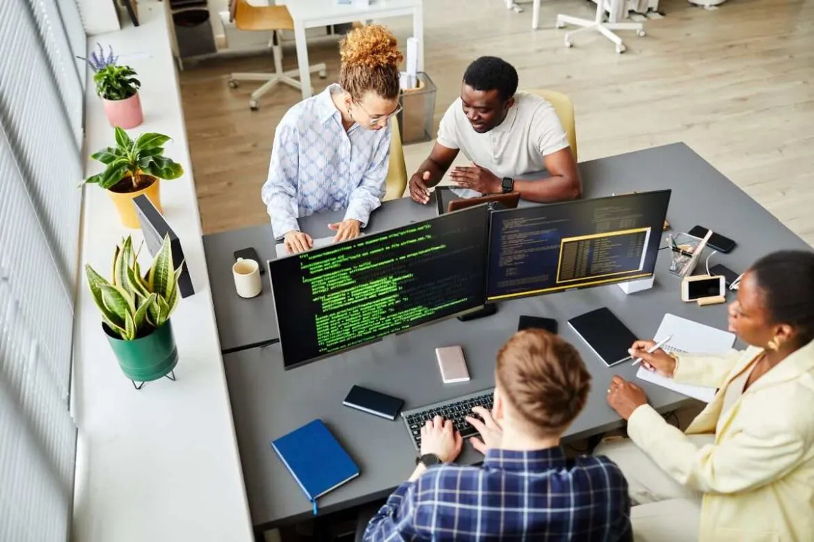 Grupo de trabalho pesquisando sobre CNPJ para programador.