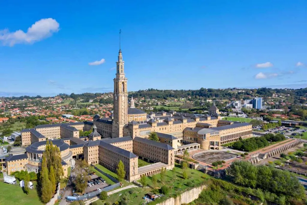 Prédio na universidade na Espanha. 