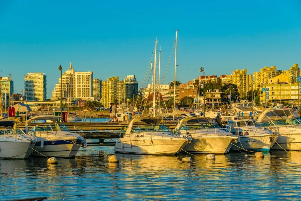 Foto para representar o que é preciso para viajar para Punta del Este.