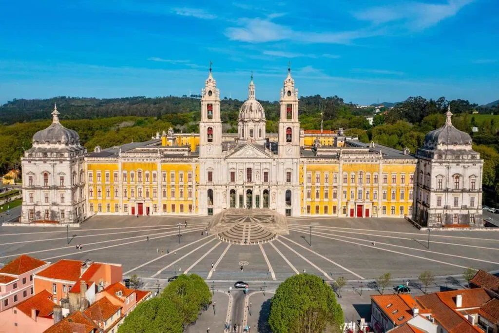 O Castelo de Mafra, Portugal é um patrimônio tombado pela Unesco