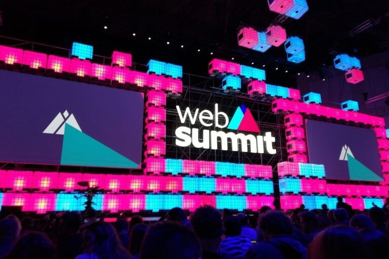 O evento Web Summit 2023 vai acontecer no Rio de Janeiro em maio e já esgotou seus ingressos