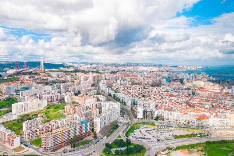 A qualidade de vida de Almada Portugal é boa.