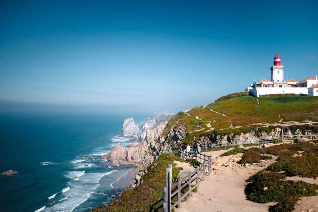 Cabo da Roca em um dia de sol. 