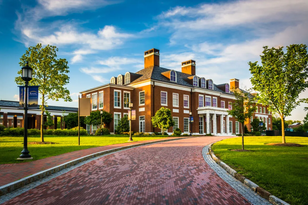 Fachada da Universidade Johns Hopkins