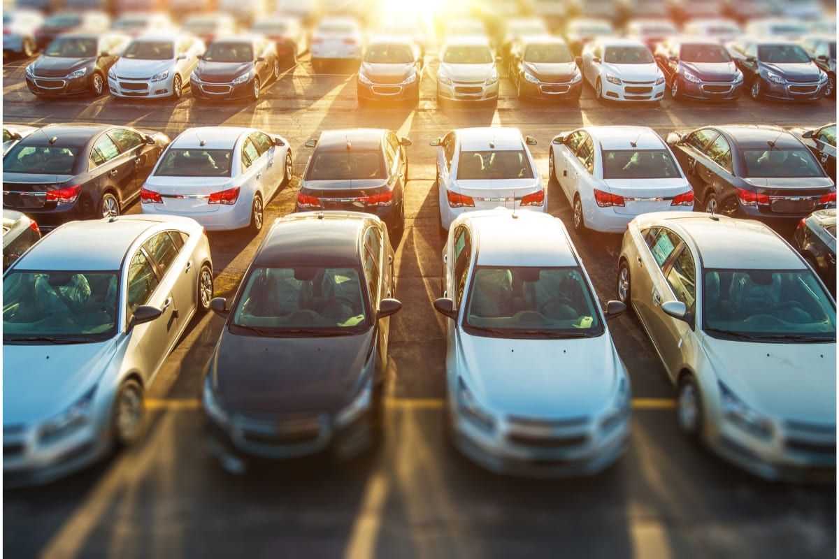 Estacionamento de veículos para falar sobre como funciona consórcio.