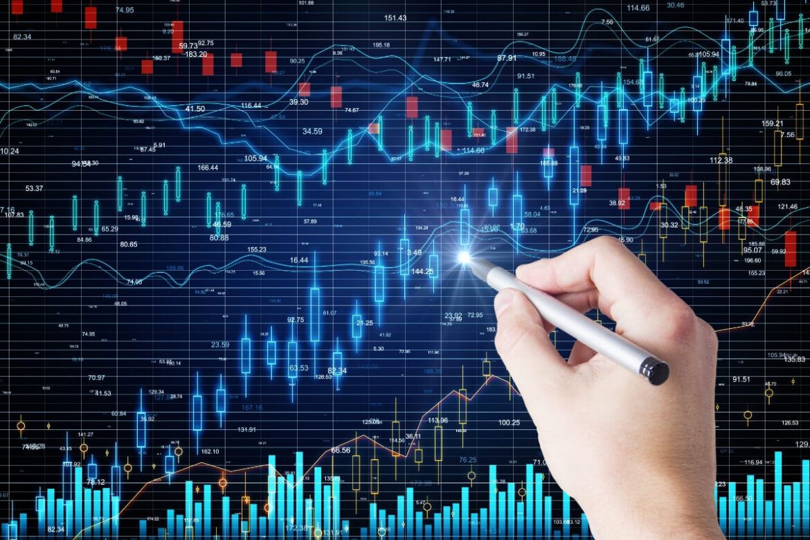 Pessoa olhando a marcação a mercado em um gráfico.