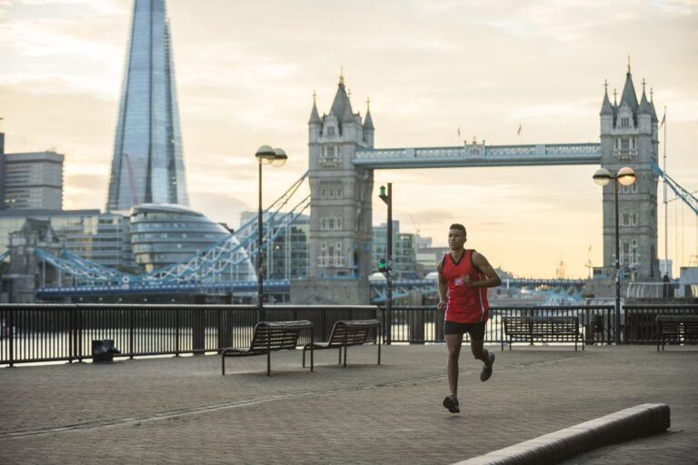 Homem decide morar em Londres após viagem