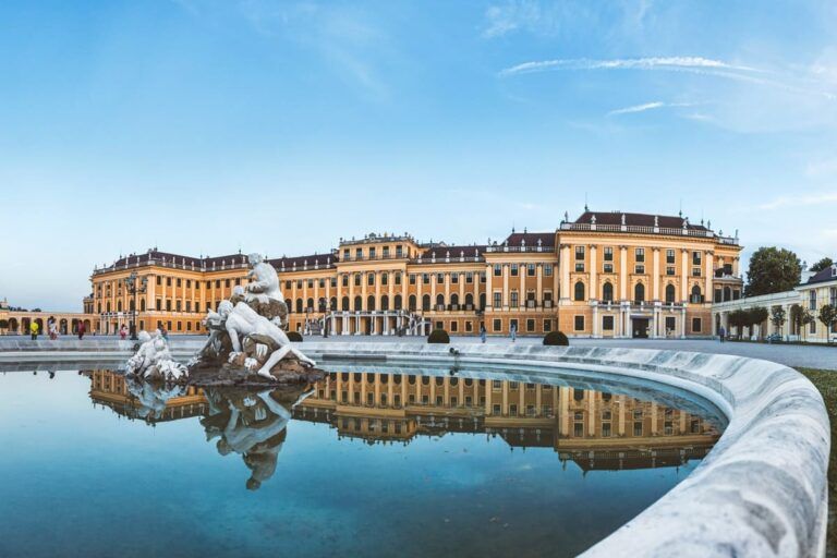 Visite o Palácio Schonbrunn durante sua viagem a Viena