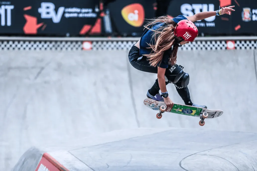 Brasileira disputando modalidade Skate Park Olimpíadas 2024. Créditos de imagem: Pedro Ramos