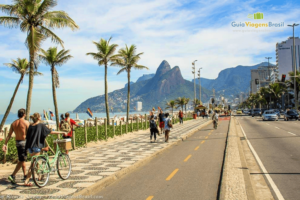 Ciclovia de Ipanema na região da Praia de Ipanema para aproveitar passeios de bicicleta