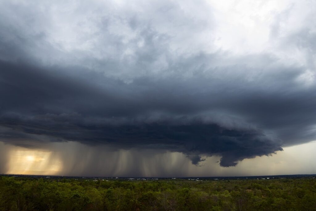 Imagem  de um furacão usada para representar o furacão Katrina na Florida