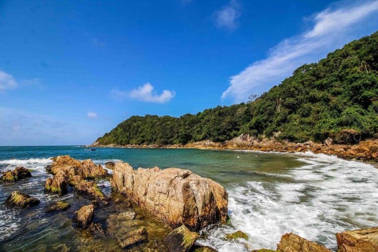 Penha: quais são as praias e o que fazer