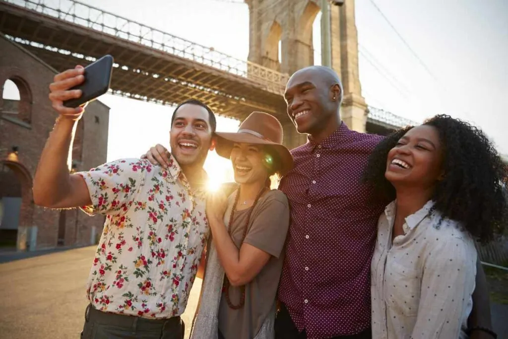 Família tirando selfie em Nova York