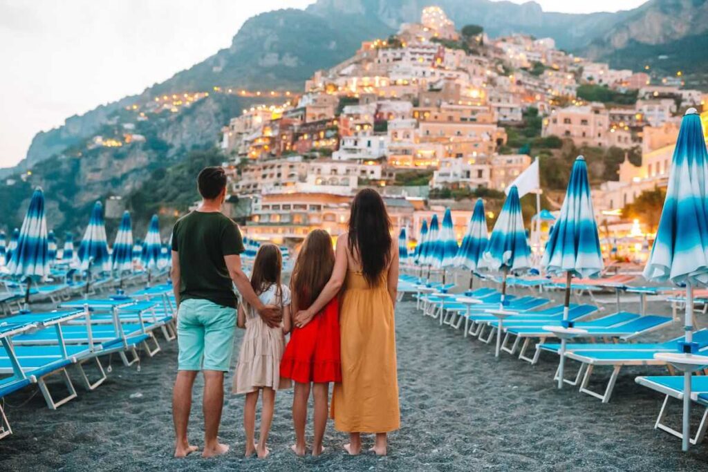 Família reunida em Positano na Costa Almafitana.