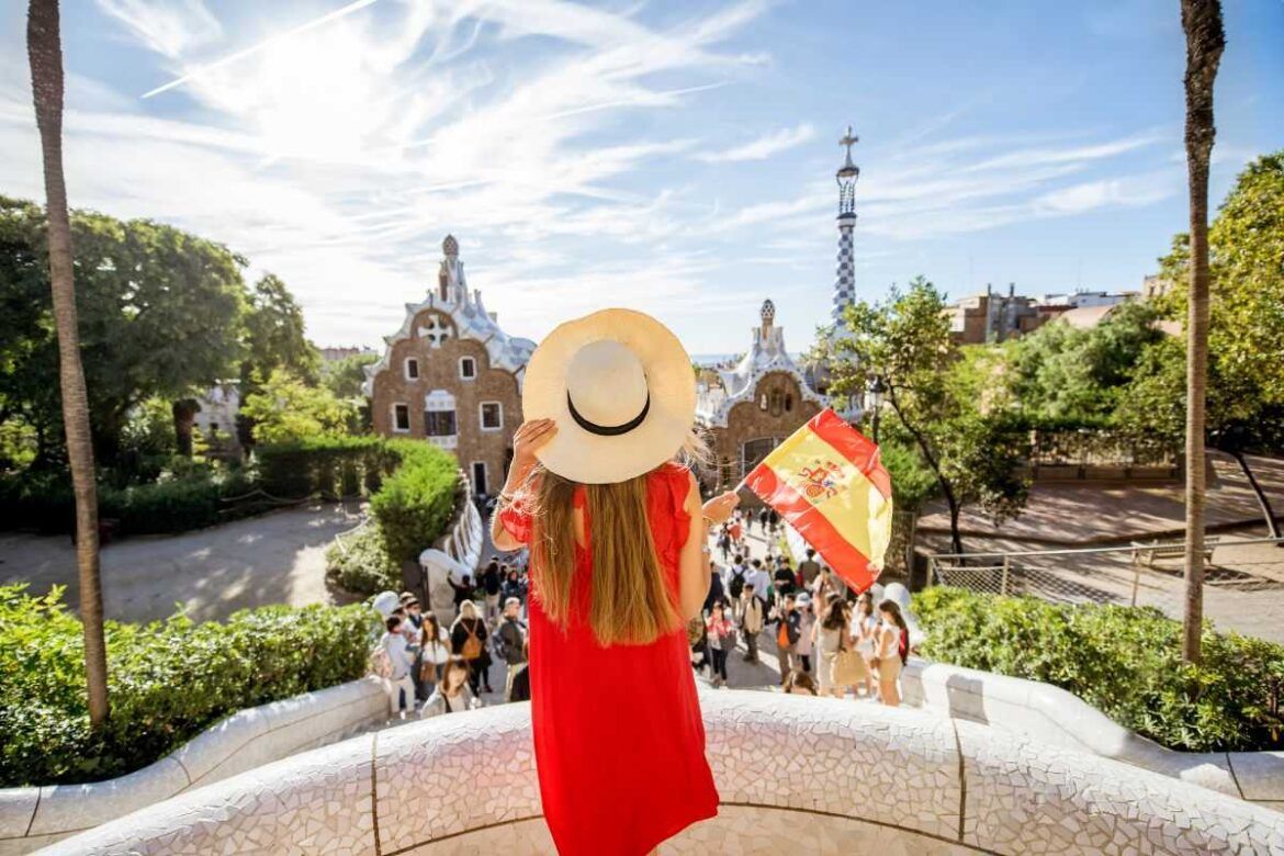 Mulher comemorando os feriados na Espanha