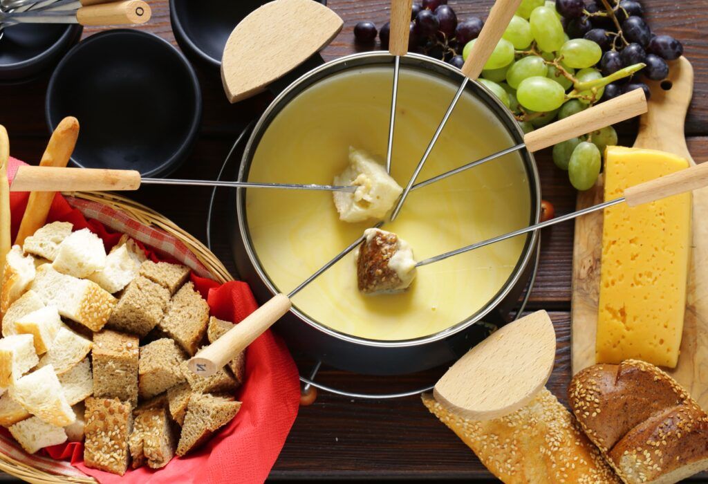 fondue gramado 1024x700 - O que fazer em Gramado: passeios, culinária e custos