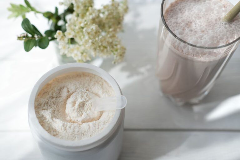 Whey protein: confira a lista de marcas com suspeita de produto adulterado